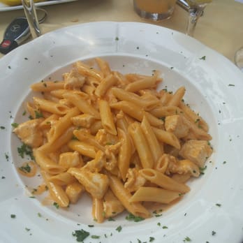 Il Sole - Penna ala Vodka with Chicken - Italian Near Me - New York, New York Il Sole - Penna ala Vodka with Chicken - Italian Near Me - New York, New York