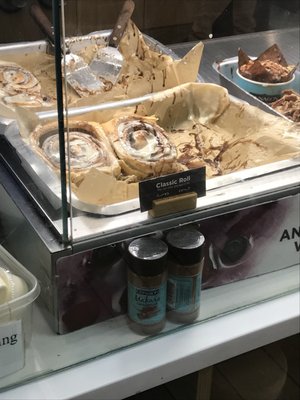 Cinnabon by null