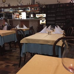 Restaurant Point-du-Jour - Kitchen in the back, everything made fresh.