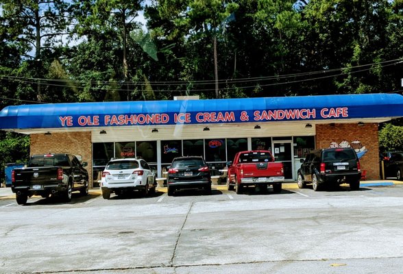 Ye Ole Fashioned Ice Cream and Sandwich Cafe by null