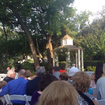 Butler's Courtyard - Nice wedding venue under the trees -- a bit warm though... - Venues & Event Spaces Near Me - League City, Texas