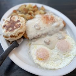 Le Peep - Chicken fried steak, tasty and durty good