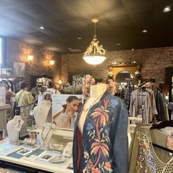 Unique Boutique for U - Taking my wife to shop
