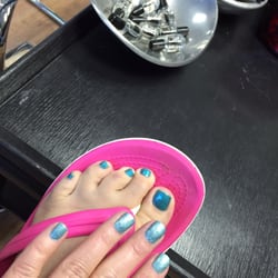 The Color Room Salon - Matching toes