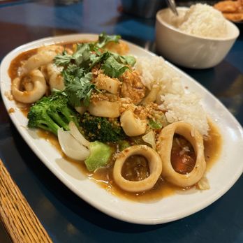 Thai House - The Golden Garlic Seafood dish is outstanding. - Thai Near Me - Mount Vernon, Washington