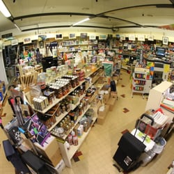 La Droguerie Bertand - intérieur du magasin