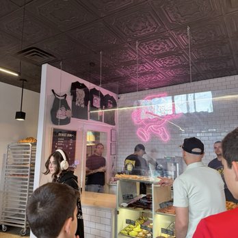 Donut Run - Inside - Donuts Near Me - Washington, DC, District of Columbia