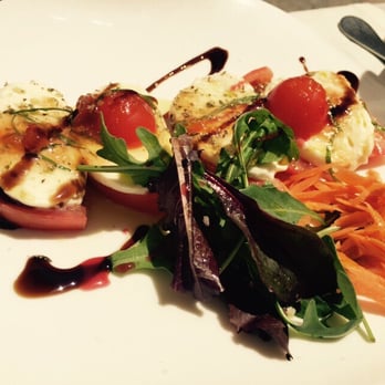 Dalt Vila - Mozzarella caprese - Seafood Near Me - Eivissa, PM