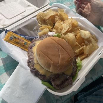 Bullys Burgers - The 8 oz with cheez - New American Near Me - Kula, Hawaii