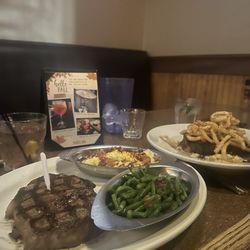 The Brass Rail - Amazing food! Service excellent!