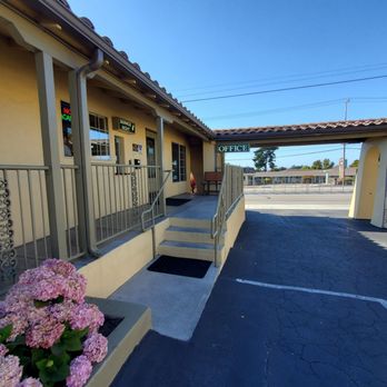 El Castell Motel - Front office - Hotels Near Me - Monterey, California