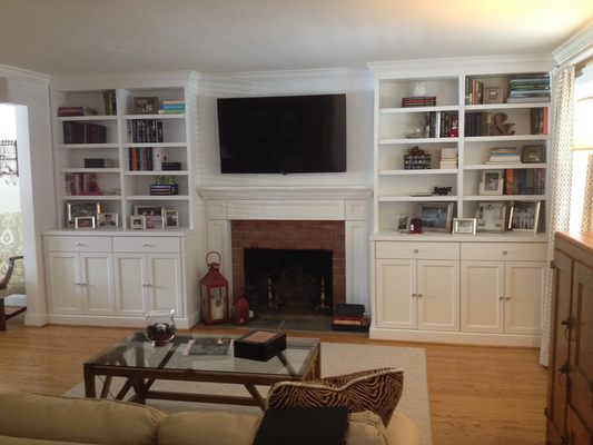 Family room Cabinets and Bookcases - I only use quality Maple wood finished with the highest protected finishes. Stained wood or painted. I’ve been in business 25 years building and installing custom built in cabinetry. Family room Cabinets and Bookcases - I only use quality Maple wood finished with the highest protected finishes. Stained wood or painted. I’ve been in business 25 years building and installing custom built in cabinetry.