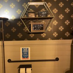 Hive & Vine - I appreciated how clean the bathroom was