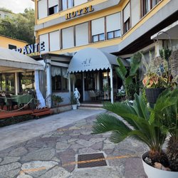 Hotel Italia - Front door