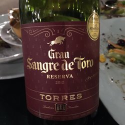 Meson Ca'n Oscar - Lots of local wine choices