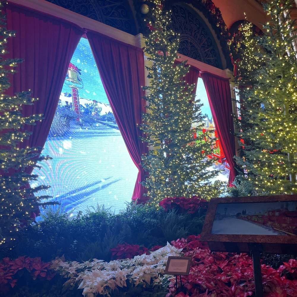 Bellagio - Gardens at Christmas! - Hotels Near Me - Las Vegas, Nevada