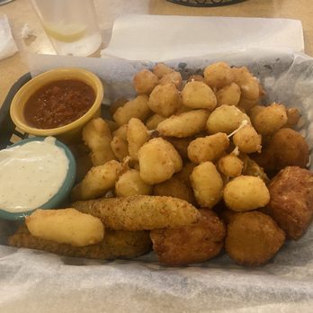 Erika’s Place - Combo Sampler - Cheese Curds, Fried Mushrooms, Huge Cheesy Tots and Fried Pickle Spears - American Near Me - Noblesville, Indiana