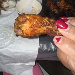 Bad Brads BBQ - Feathers no flavor
