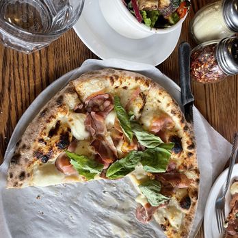 Jasper Pizza Place - Carbonara pizza - Pizza Near Me - Jasper, Alberta Jasper Pizza Place - Carbonara pizza - Pizza Near Me - Jasper, Alberta