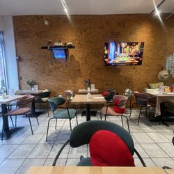 Hudson Sushi - Interior seating