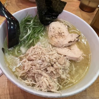 Totto Ramen - Paitan Ramen with chicken - Ramen Near Me - Somerville, Massachusetts Totto Ramen - Paitan Ramen with chicken - Ramen Near Me - Somerville, Massachusetts