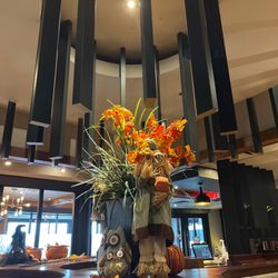 Rôtisserie St-Hubert - Halloween decorations