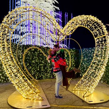 Enchant - Some cute photo ops if you can battle the enormous unruly crowds lol - Festivals Near Me - Arcadia, California
