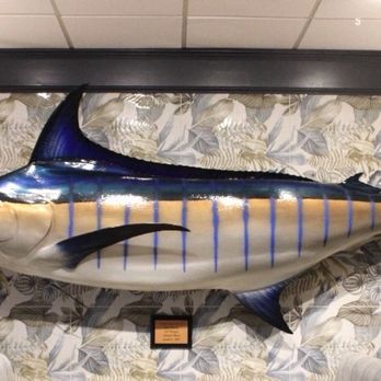 E.M. Hemingway's Steaks & Seafood Restaurant - Seafood Near Me - Cape May, New Jersey