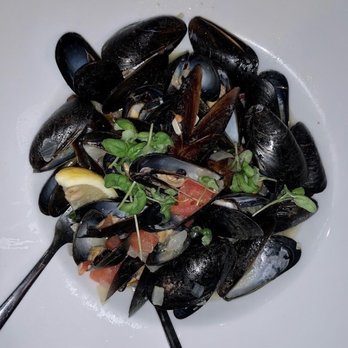 Frankie Bones Bluffton - American Near Me - Bluffton, South Carolina