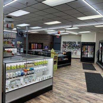 A1 SMOKES & VAPES & CIGARS - Updated June 2026 - 20 Photos - 1524 Woodlane  Dr, Woodbury, Minnesota - Tobacco Shops - Phone Number
