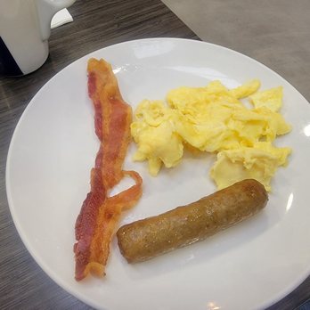Broken Yolk Cafe - Bacon,sauage and eggs - American Near Me - Buena Park, California Broken Yolk Cafe - Bacon,sauage and eggs - American Near Me - Buena Park, California