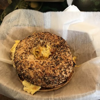 Meshuggah Café - Spotted Pig breakfast sandwich - Cafes Near Me - Saint Louis, Missouri