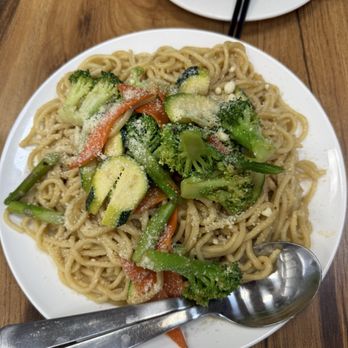 Lin Dumpling - Garlic Noodles - Noodles Near Me - Sacramento, California Lin Dumpling - Garlic Noodles - Noodles Near Me - Sacramento, California