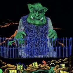 Monster Mini Golf - Green Monster