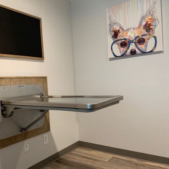 Thurman Veterinary Center - Exam room - Veterinarians Near Me - Bakersfield, California Thurman Veterinary Center - Exam room - Veterinarians Near Me - Bakersfield, California