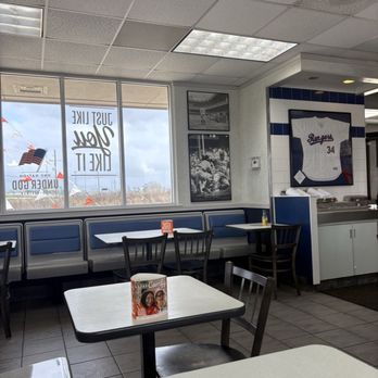 Whataburger - Dining room - Burgers Near Me - Orange, Texas Whataburger - Dining room - Burgers Near Me - Orange, Texas