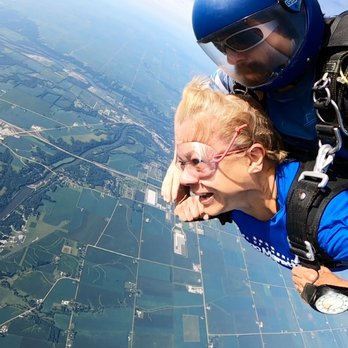Skydive Chicago - Geronimo here I come! - Skydiving Near Me - Ottawa, Illinois