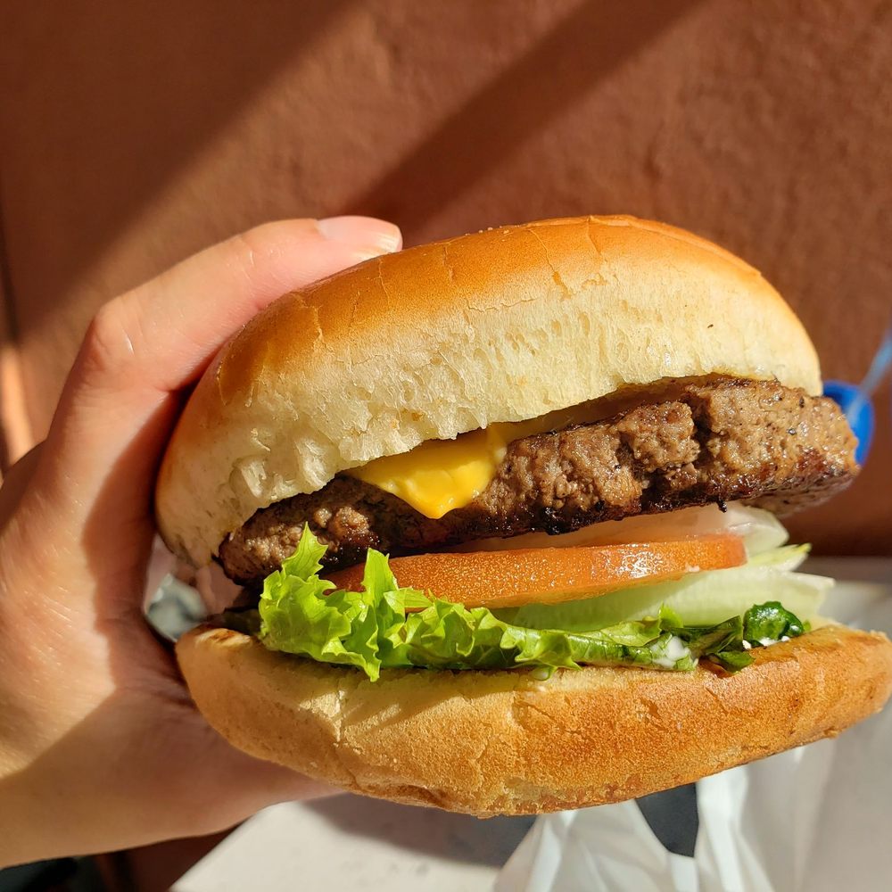 Alameda Grill - Cheeseburger with bacon - American Near Me - Alameda, California
