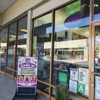 La Michoacana Premium - Outside - Ice Cream & Frozen Yogurt Near Me - Montebello, California