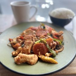 Kala Thai Cookery - Stir Fried Cashew Nut w.chicken
