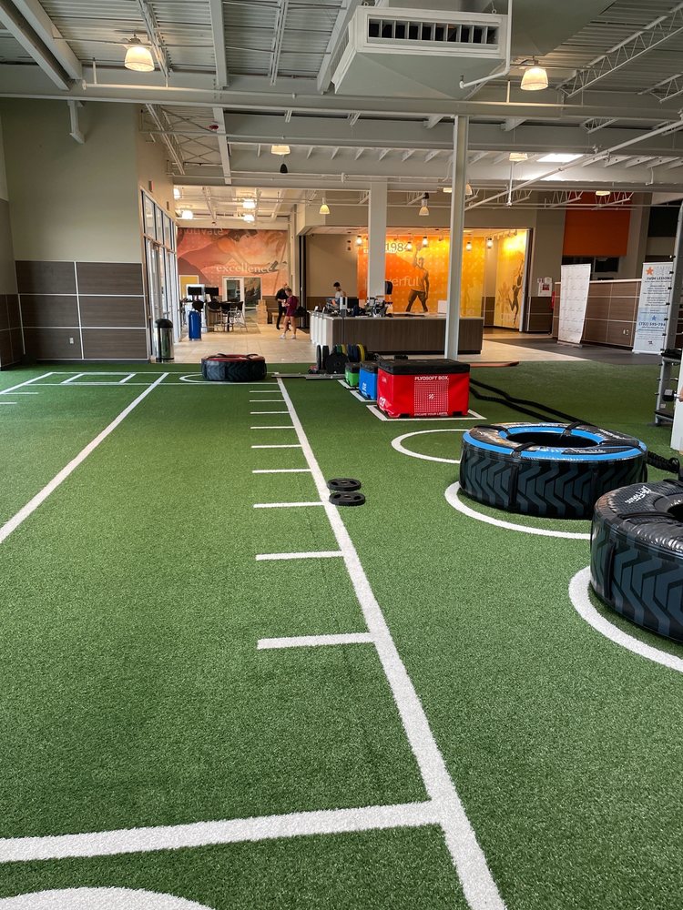 LA FITNESS 15 Reviews 1624 St Ave, Avenel, New Jersey