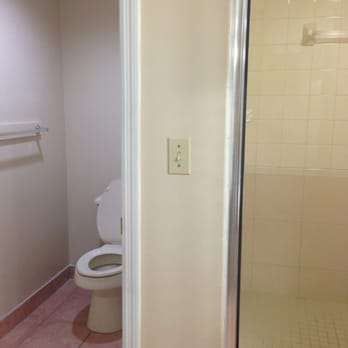Vacation Village at Bonaventure - Separate shower and toilet for privacy. - Resorts Near Me - Weston, Florida Vacation Village at Bonaventure - Separate shower and toilet for privacy. - Resorts Near Me - Weston, Florida