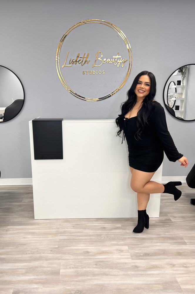 Lisbeth Beautyy Studios Logo