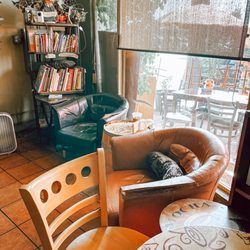 Fresh Roast - Reading area