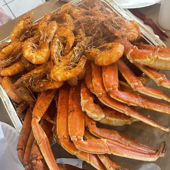 Outcast Seafood - Snow crab and shrimp. - Seafood Near Me - Miramar Beach, Florida