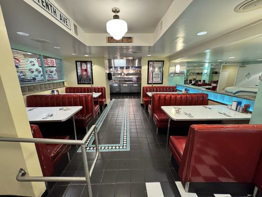 Lori's Diner by null