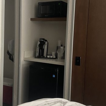 Holiday Inn Express Exton - Great Valley - Little coffee spot microwave and a mini fridge - Hotels Near Me - Exton, Pennsylvania Holiday Inn Express Exton - Great Valley - Little coffee spot microwave and a mini fridge - Hotels Near Me - Exton, Pennsylvania