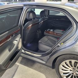 NORTH COAST LIMOUSINE - Luxury sedan interior