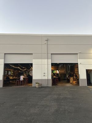 Belching Beaver Brewery Pub 980 by null