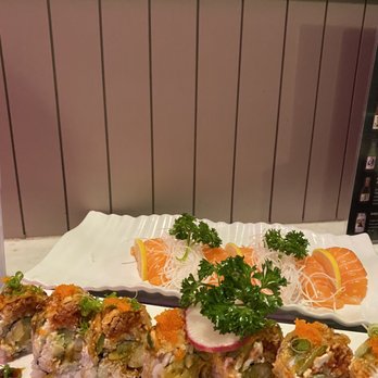 Sushi 101 - Scream Roll Salmon Sushi 2 Pcs - Japanese Near Me - Los Angeles, California Sushi 101 - Scream Roll Salmon Sushi 2 Pcs - Japanese Near Me - Los Angeles, California